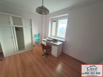 Sprzedam mieszkanie – 3 pokoje, balkon, II piętro – Konin, Osiedle Chorzeń